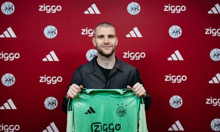 Maarten Paes Di Ajax: Dari Indonesia Bersinar Di Eropa