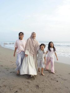 Natasha Rizky Ajak Keluarga Nikmati Keindahan Bali