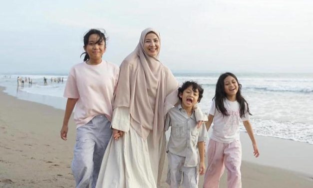 Natasha Rizky Ajak Keluarga Nikmati Keindahan Bali