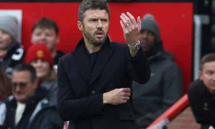 Man United Wajib Rekrut Gelandang 70 Juta Pound, Kata Giggs