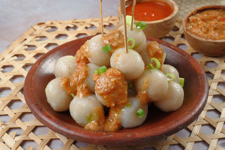 Cilok Aci Bandung: Kuliner Murah Dengan Cita Rasa Mewah