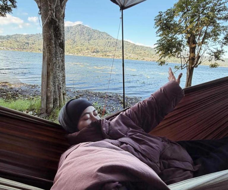 Seru Abis! Keluarga Ayudia Camping Santai Di Danau Buyan