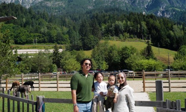 Hangat & Bahagia, Potret Keluarga Nikita Willy Liburan Di Austria