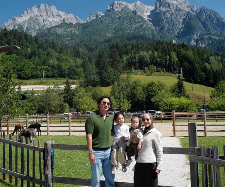 Hangat & Bahagia, Potret Keluarga Nikita Willy Liburan Di Austria