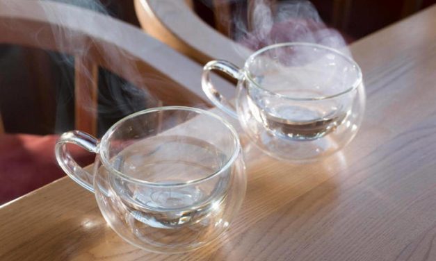 Sering Minum Air Es? Ketahui Faktanya Untuk Kesehatan Ginjal