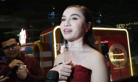 Tak Hanya Sahabat! Kekasih Elina Joerg Beri Hadiah Ke Rebecca