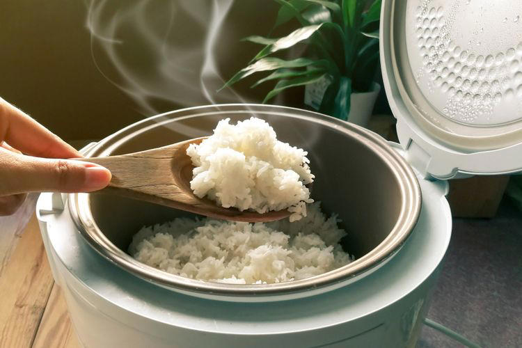Nasi Pulen Sepanjang Hari! Ini Trik Agar Tidak Kering Dan Lengket