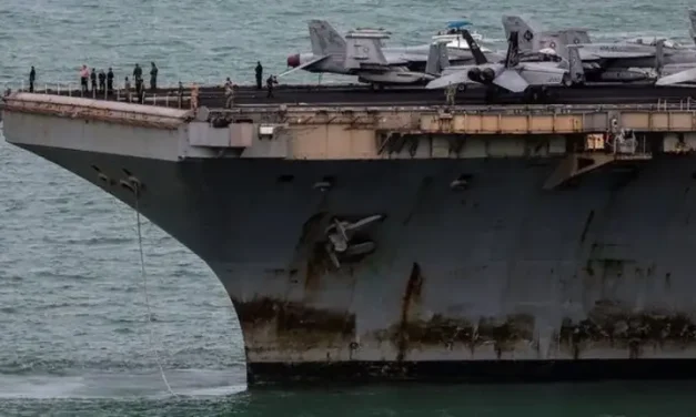 Bukan Kapal Tua! USS Abraham Lincoln Tampak Kusam, Berkarat!