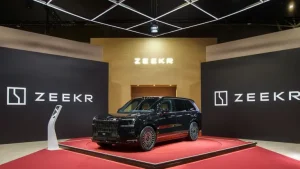 Mobil Listrik Canggih! Intip Fitur Unggulan ZEEKR 009 Dan 7X
